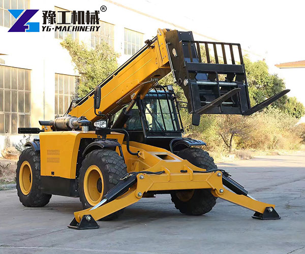 forklift telescopic boom site operation scene