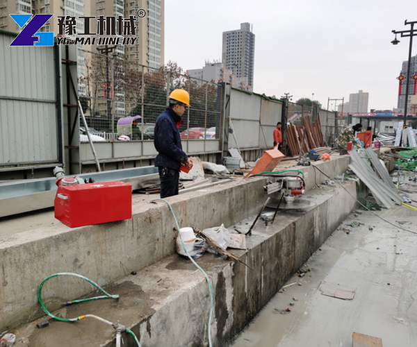High-frequency wall sawing in progress